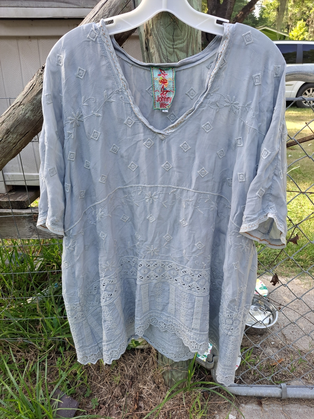 Johnny Was Light Blue Embroidered V-Neck Women’s Top Size L